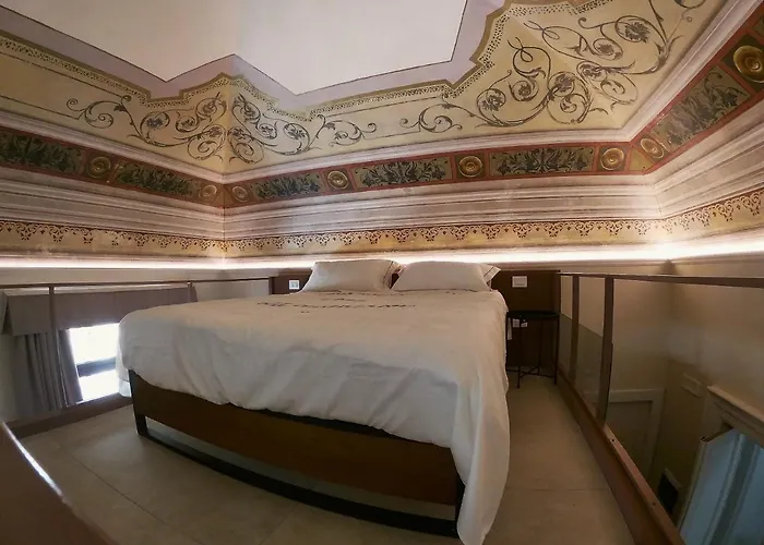 Palazzo Sul Corso-charming Appartaments דירה *