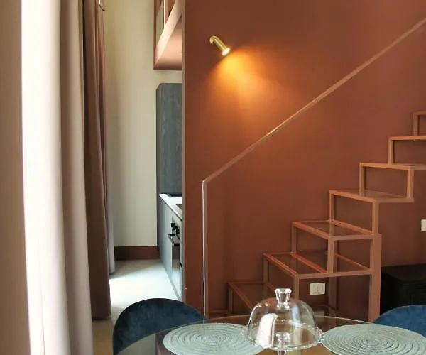 Palazzo Sul Corso-charming Appartaments דירה